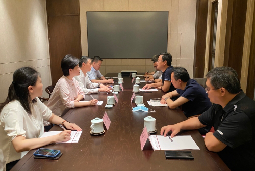 濟南市中區(qū)負責人會見玲瓏董事長 濟南市中區(qū)負責人會見玲瓏董事長