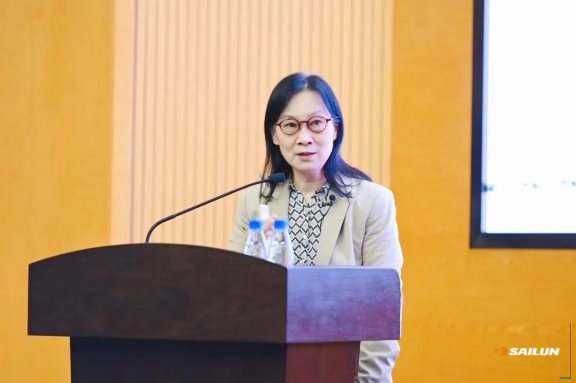 北大國發(fā)院BiMBA商學(xué)院院長陳春花教授講話 北大國發(fā)院BiMBA商學(xué)院院長陳春花教授講話