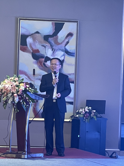 　中國橡膠工業(yè)協會副會長兼秘書長雷昌純