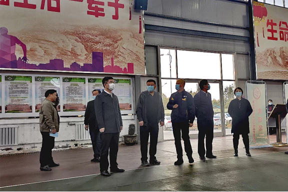 張國棟充分肯定了公司在人才隊伍建設、注重科技成果轉(zhuǎn)化、提高企業(yè)核心競爭力等方面的工作