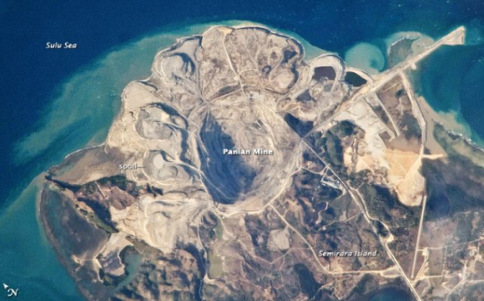 宇航員太空拍攝塞米拉拉島潘尼揚煤礦巨型礦坑 宇航員太空拍攝塞米拉拉島潘尼揚煤礦巨型礦坑