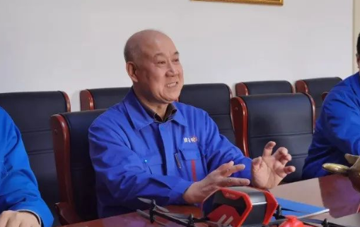 朝陽(yáng)浪馬輪胎有限責(zé)任公司董事長(zhǎng)李慶文 朝陽(yáng)浪馬輪胎有限責(zé)任公司董事長(zhǎng)李慶文
