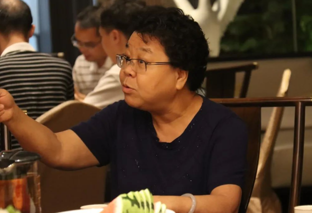 南寧市澤威爾飼料有限責任公司董事長周建群發(fā)言 南寧市澤威爾飼料有限責任公司董事長周建群發(fā)言