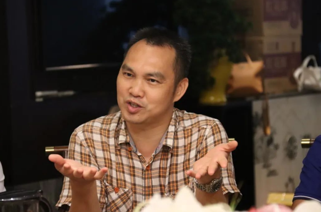 廣西新天地農(nóng)牧集團有限公司副總裁李馳發(fā)言 廣西新天地農(nóng)牧集團有限公司副總裁李馳發(fā)言