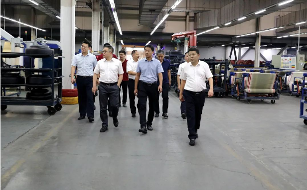 三一重工集團客人到豐源輪胎公司參觀交流 三一重工集團客人到豐源輪胎公司參觀交流