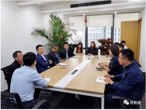 　走訪(fǎng)考察期間，張飚董事長(zhǎng)調(diào)研了青島子公司，與青島子公司員工進(jìn)行了座談交流，詳細(xì)了解了大家的工作、生活情況。