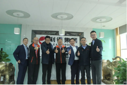 2022年，在新冠疫情的反撲下，廠商、經(jīng)銷商及零售店都面臨前所未有的挑戰(zhàn)。