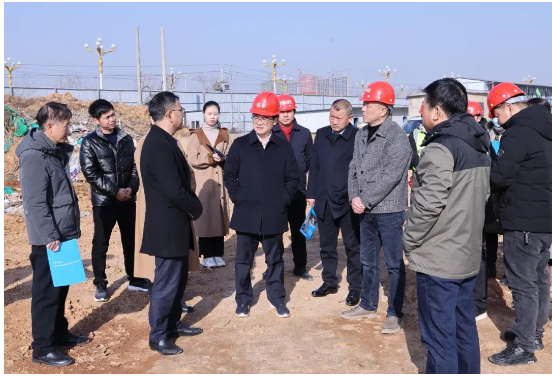 林衛(wèi)春在市應(yīng)急救治中心項目施工現(xiàn)場調(diào)研 林衛(wèi)春在市應(yīng)急救治中心項目施工現(xiàn)場調(diào)研