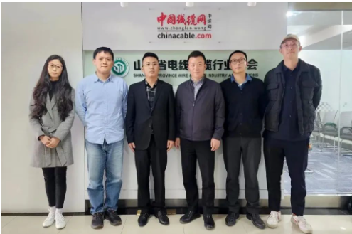 雙方各抒己見，深入交流各自服務(wù)經(jīng)濟(jì)社會(huì)高質(zhì)量發(fā)展的思路舉措，達(dá)成了加強(qiáng)交流、互學(xué)互鑒、合作發(fā)展的共識(shí)。