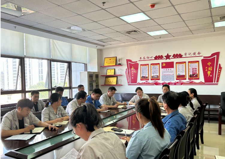 據(jù)了解，檢測中心還計劃按照安全生產(chǎn)工作計劃，認真執(zhí)行安全生產(chǎn)月的相關活動，全力防范各類安全隱患，確保安全運行，為全體職工創(chuàng)造和諧的安全檢測環(huán)境，為公司下半年的工作奠定堅實的基礎。