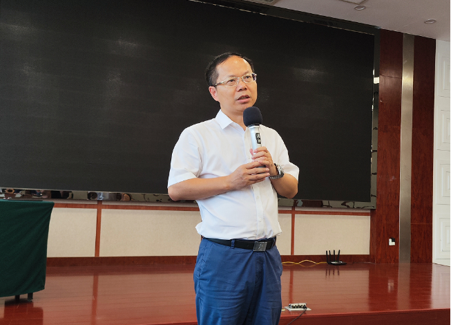 通過此次培訓，橡膠制品行業(yè)的從業(yè)者們將更加深入地了解“雙碳”政策的要求和重要性，為推動行業(yè)綠色低碳發(fā)展作出積極貢獻。