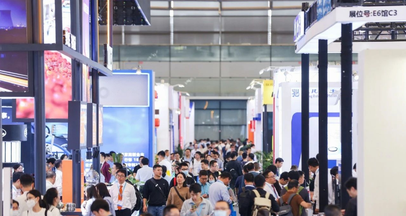 亞洲國際動力傳動與控制技術(shù)展覽會(PTC展會)于10月27日在上海新國際博覽中心圓滿落幕，本次展會吸引了來自全球的超過1700家企業(yè)參展，占據(jù)近10萬平方米的展覽場地，展示了高端裝備核心部件和解決方案。